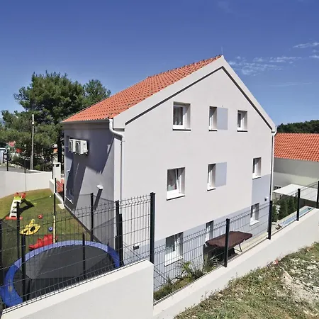 Awesome In Zedno With Outdoor Swimming Pool Сasa de vacaciones