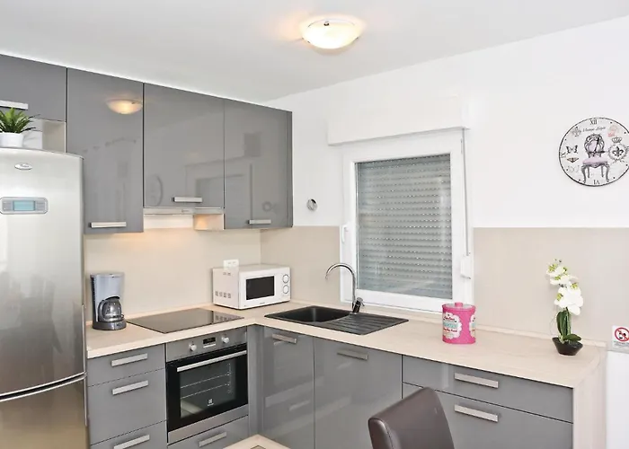 בית נופש Zedno With Sea View 12 *